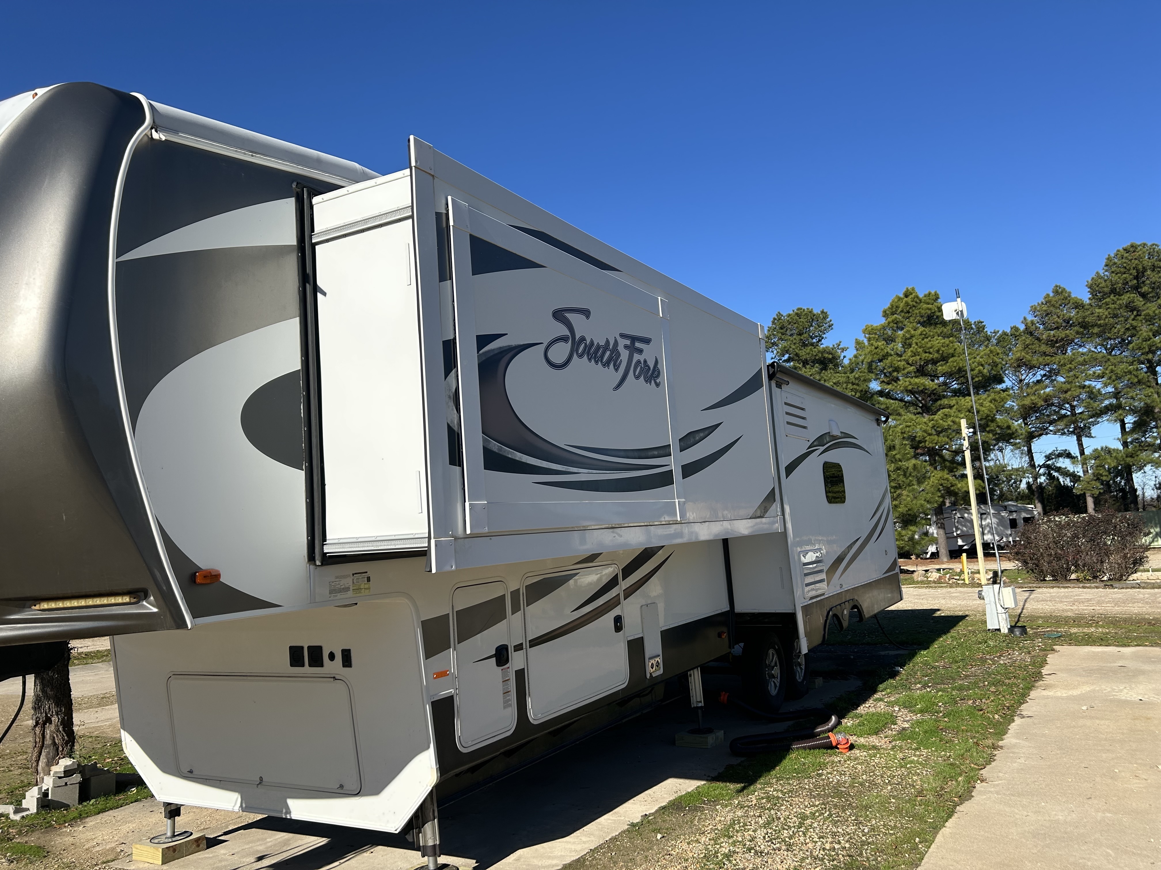 Cruiser RV Corp South Fork 3710FLMB Fifth Wheels For Sale