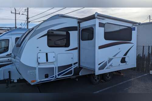 2018 Lance 1685 TRAVEL TRAILER in dublin CA