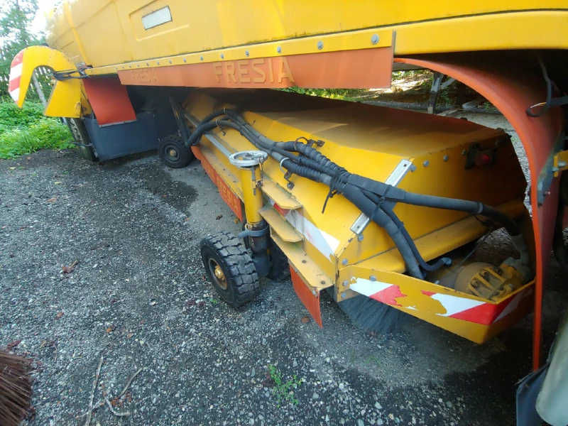2006 FRESIA F2000