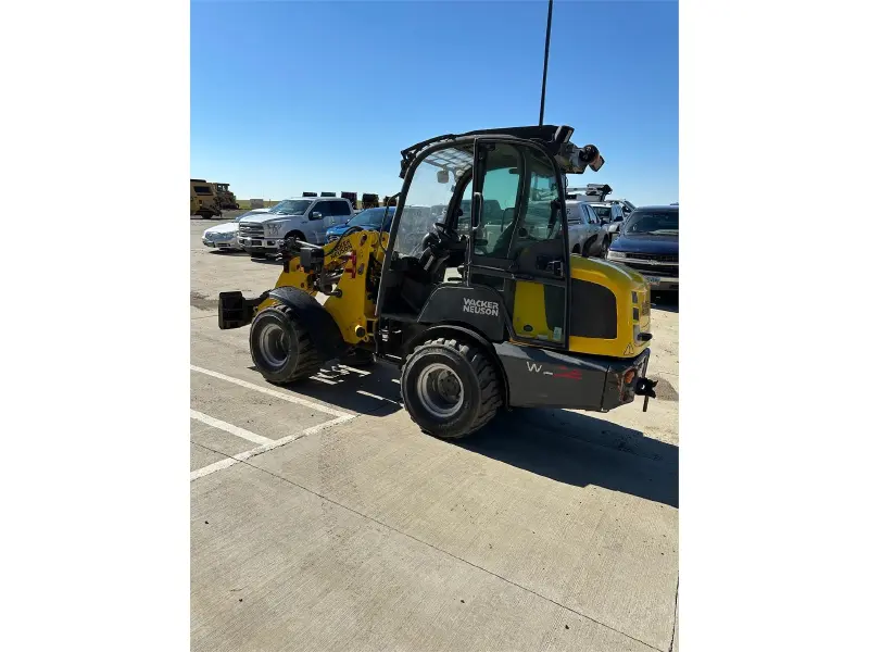 2017 WACKER NEUSON WL32