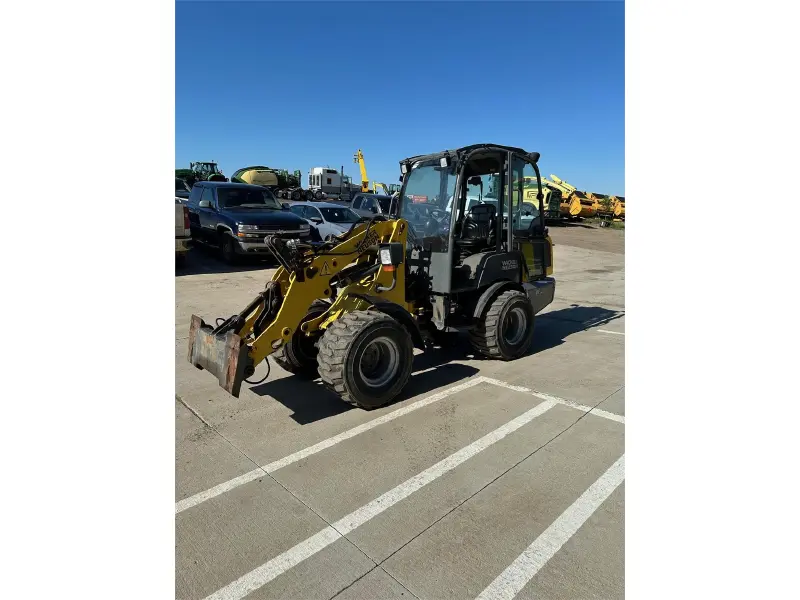 2017 WACKER NEUSON WL32