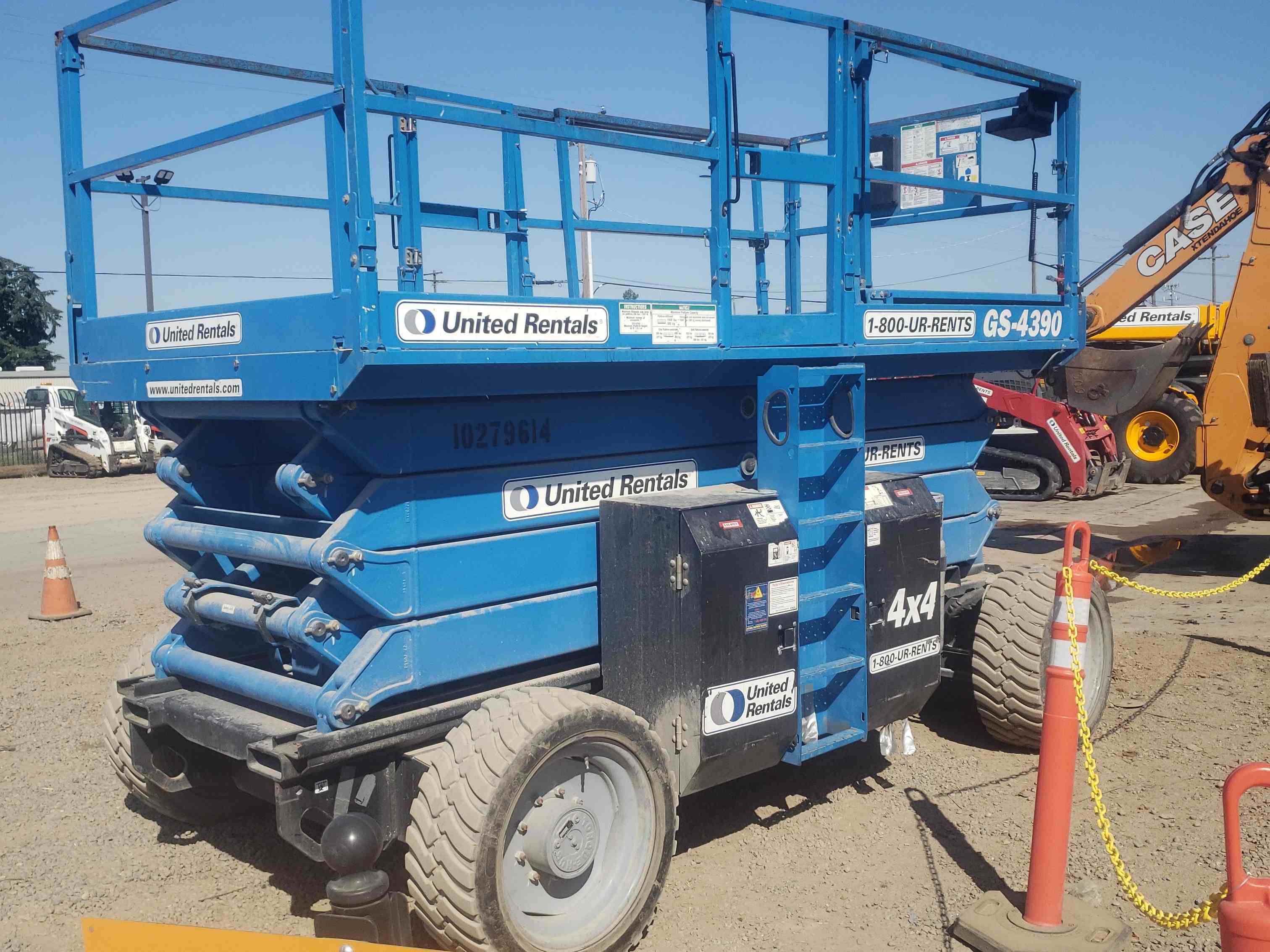 2014 GENIE GS-4390 RT Rough Terrain Scissor Lift in Sacramento, CA