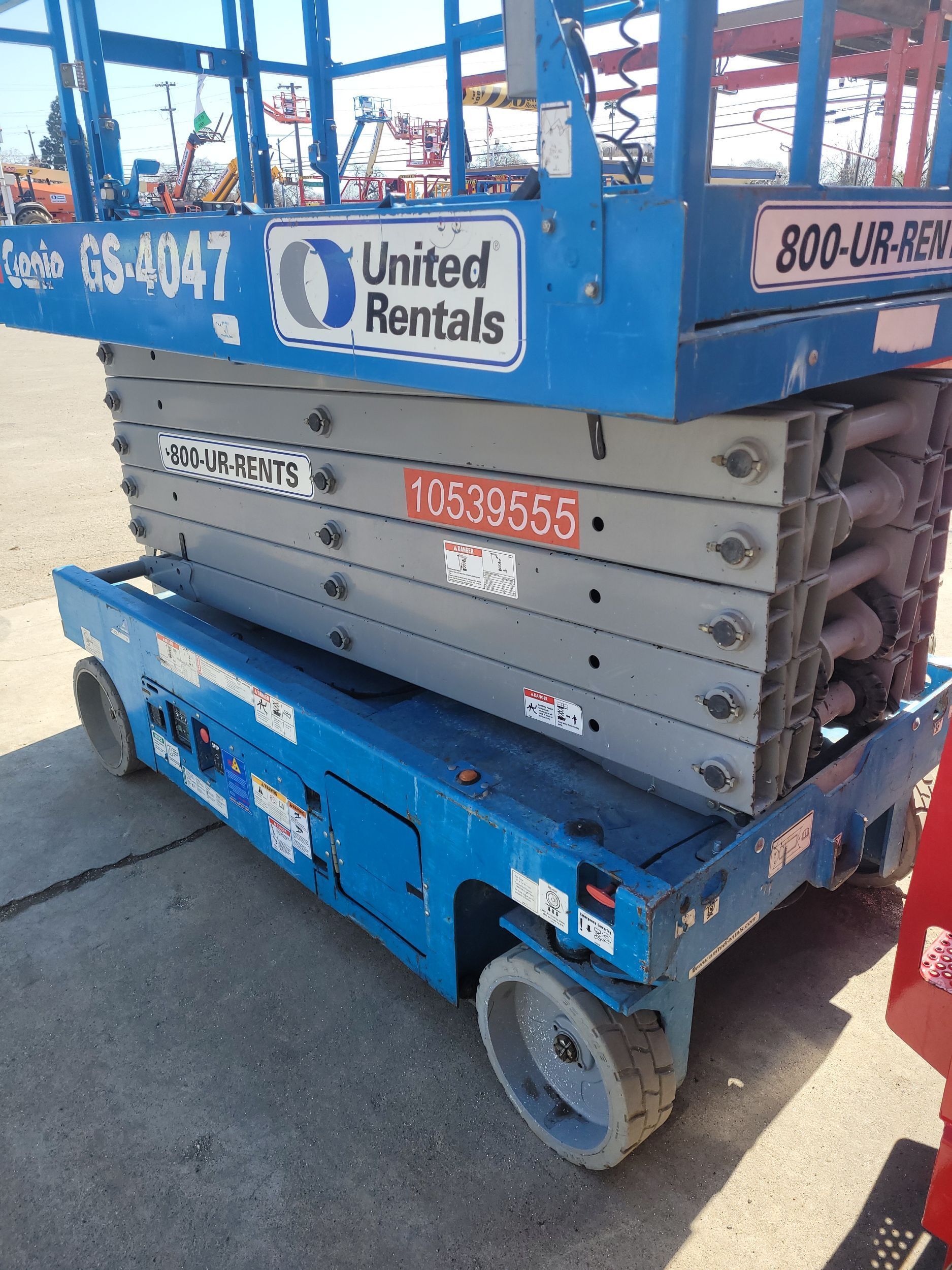 2016 GENIE GS-4047 Scissor Lift in Sacramento, CA