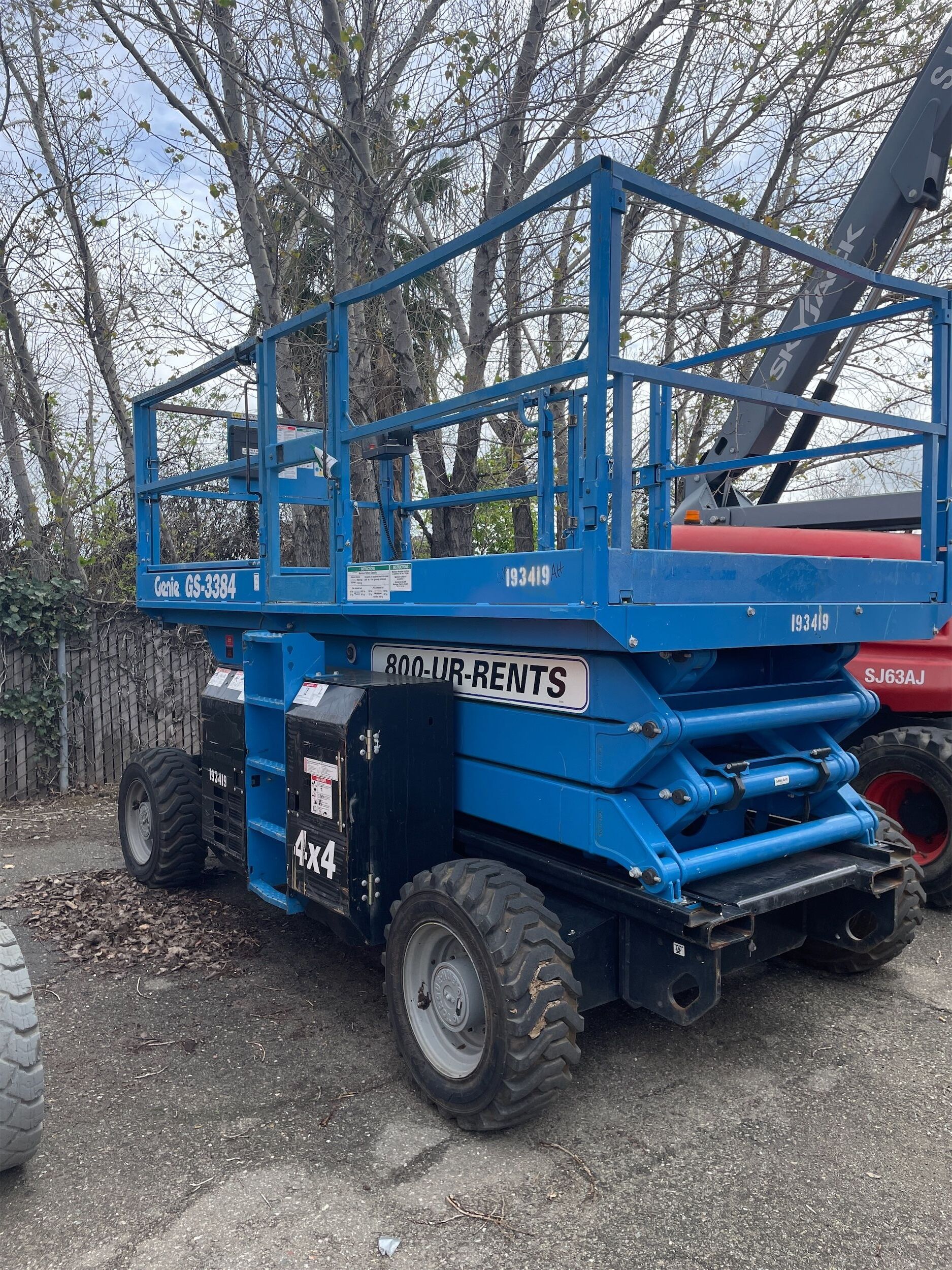 2017 GENIE GS-3384 RT Rough Terrain Scissor Lift in Sacramento, CA