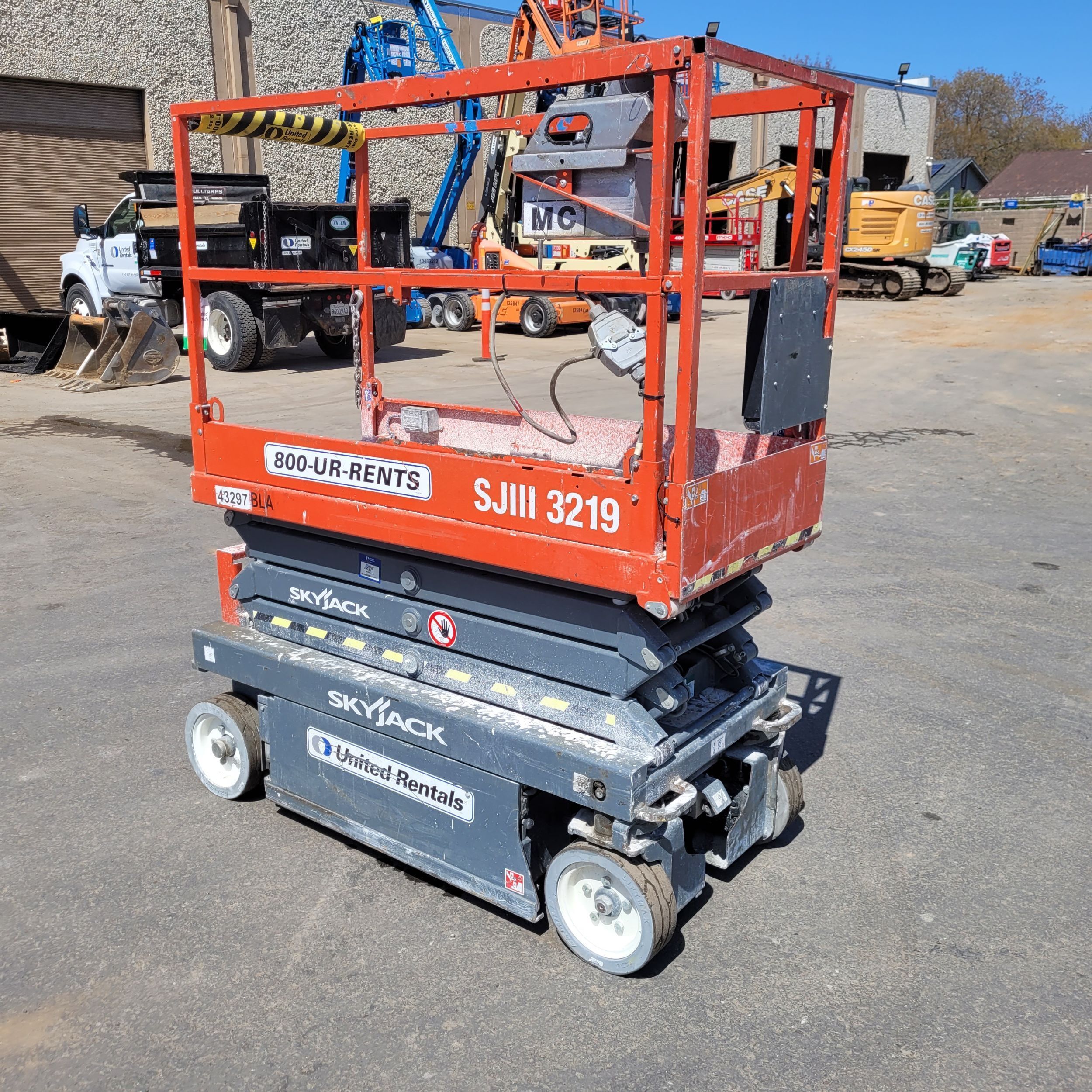 2017 SKYJACK SJIII3219 Scissor Lift in Sacramento, CA