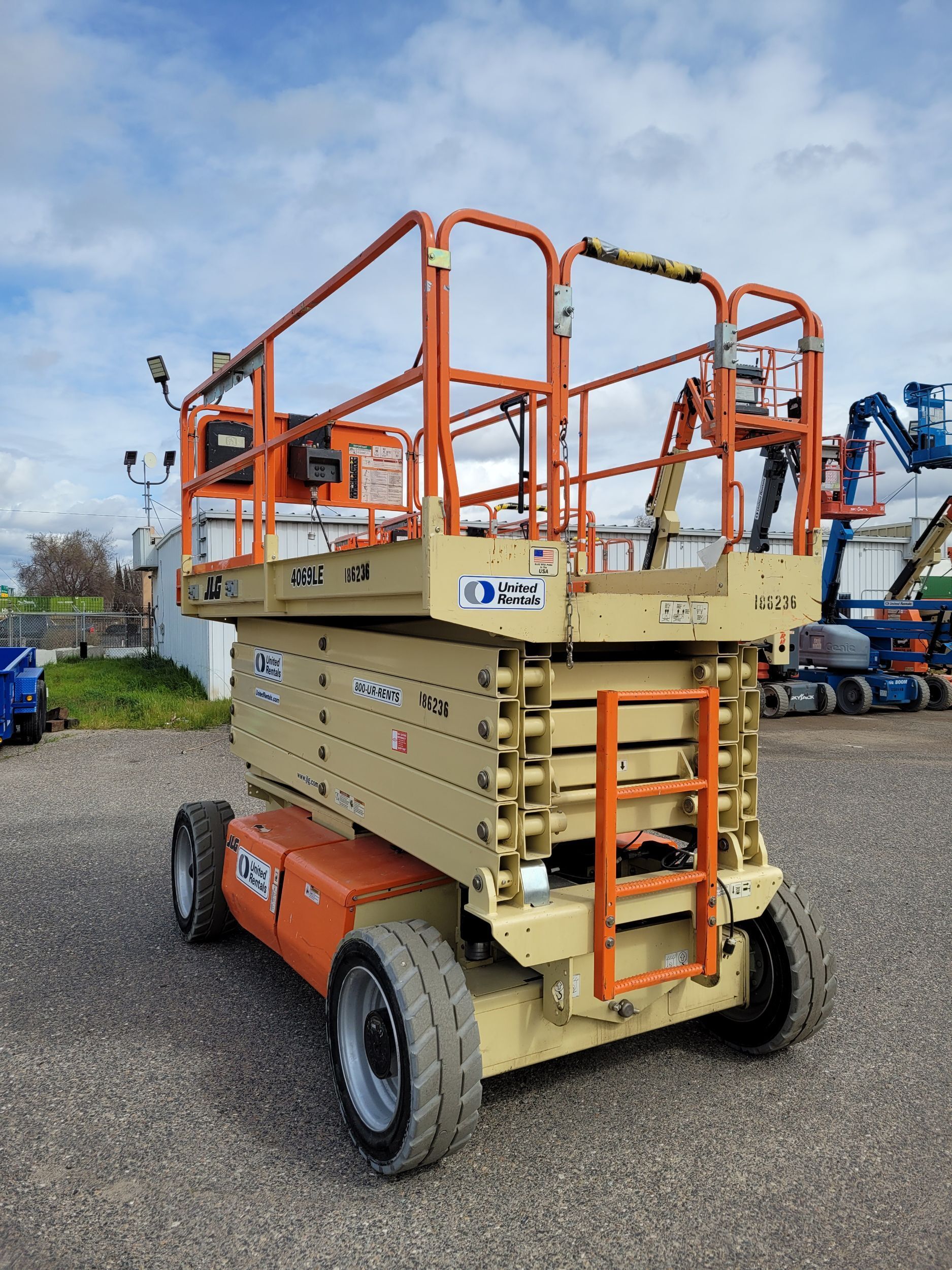 2017 JLG 4069LE Scissor Lift in Sacramento, CA