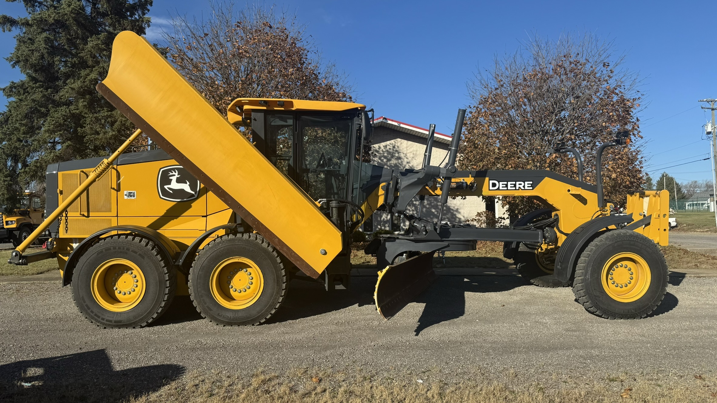 2022 JOHN DEERE 872G in Canton, OH