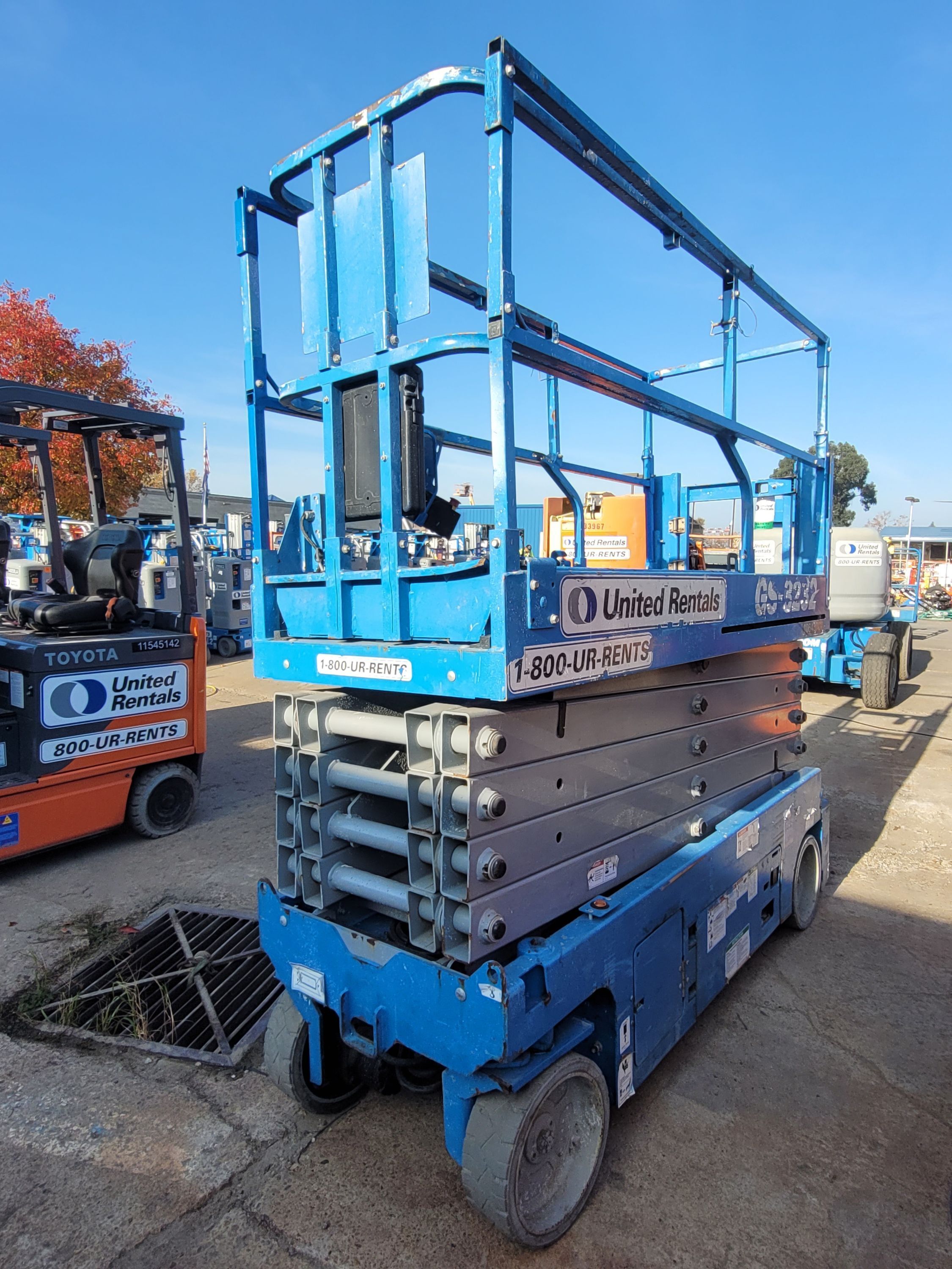 2017 GENIE GS-3232 Scissor Lift in Sacramento, CA