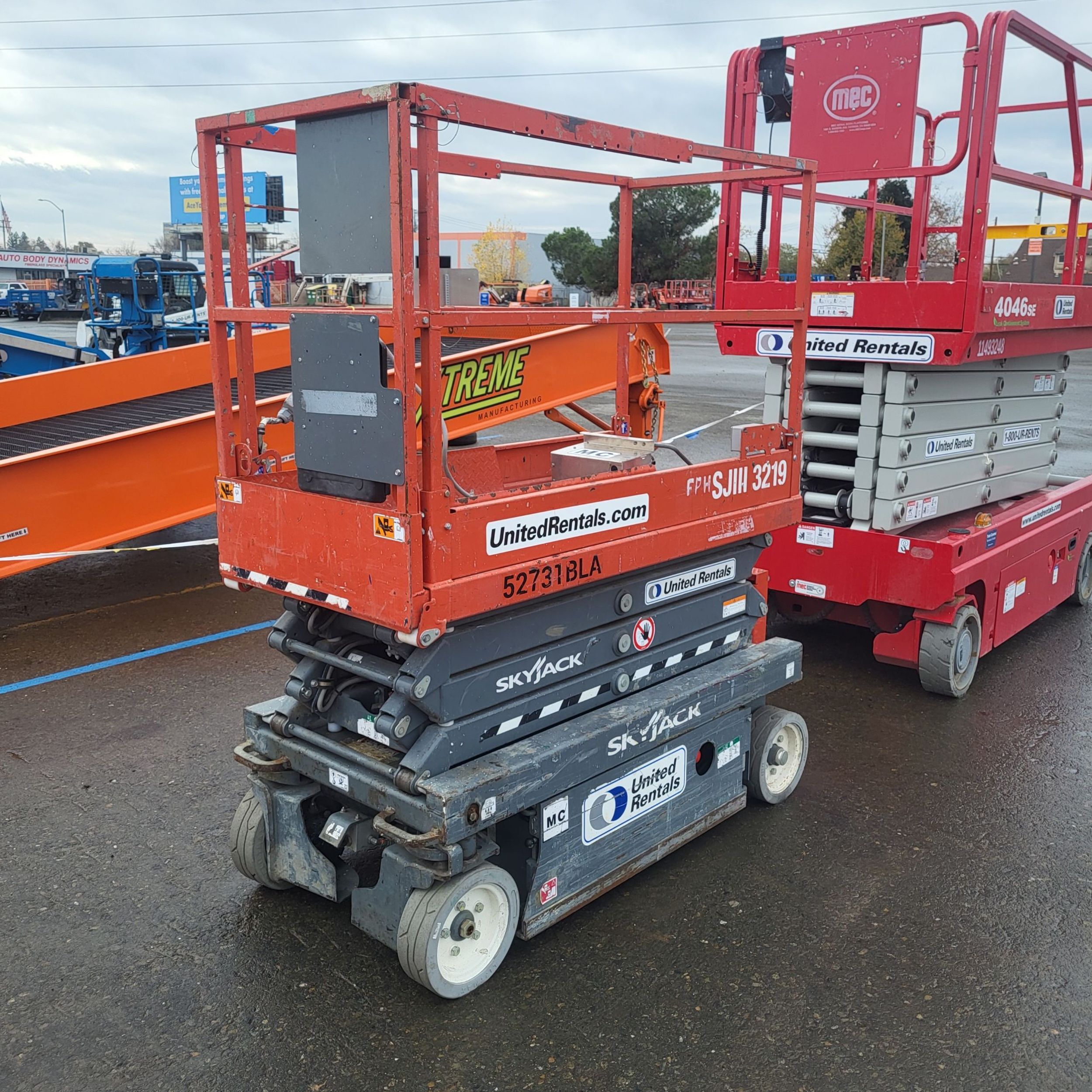 2017 SKYJACK SJIII3219 Scissor Lift in Sacramento, CA