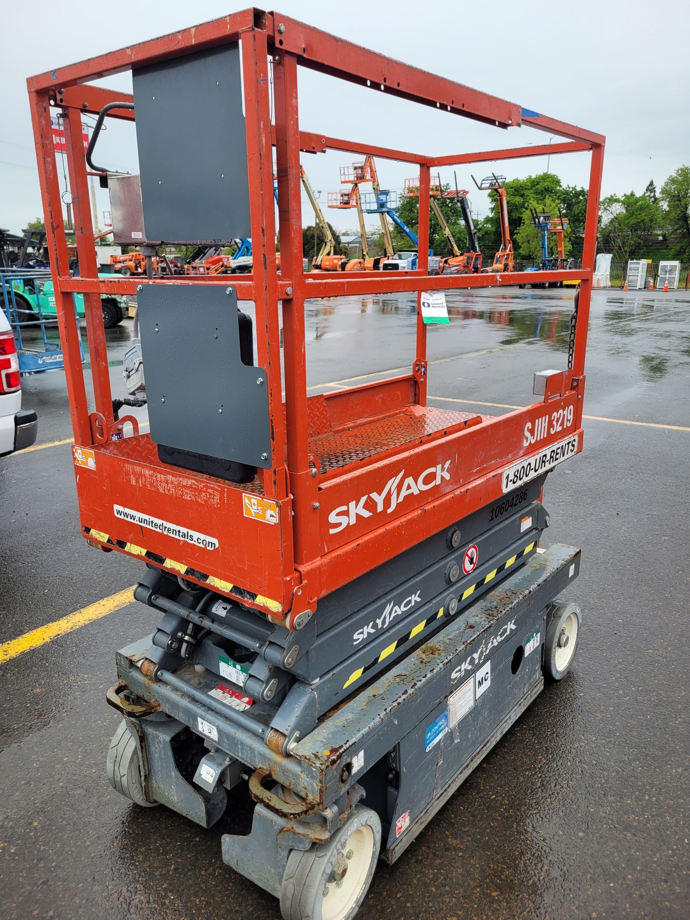 2017 SKYJACK SJIII3219 Scissor Lift in Sacramento, CA
