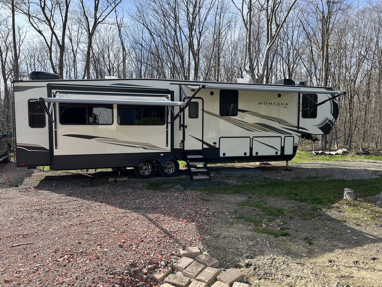 A photo of this 2020 Keystone MONTANA HIGH COUNTRY 385BR