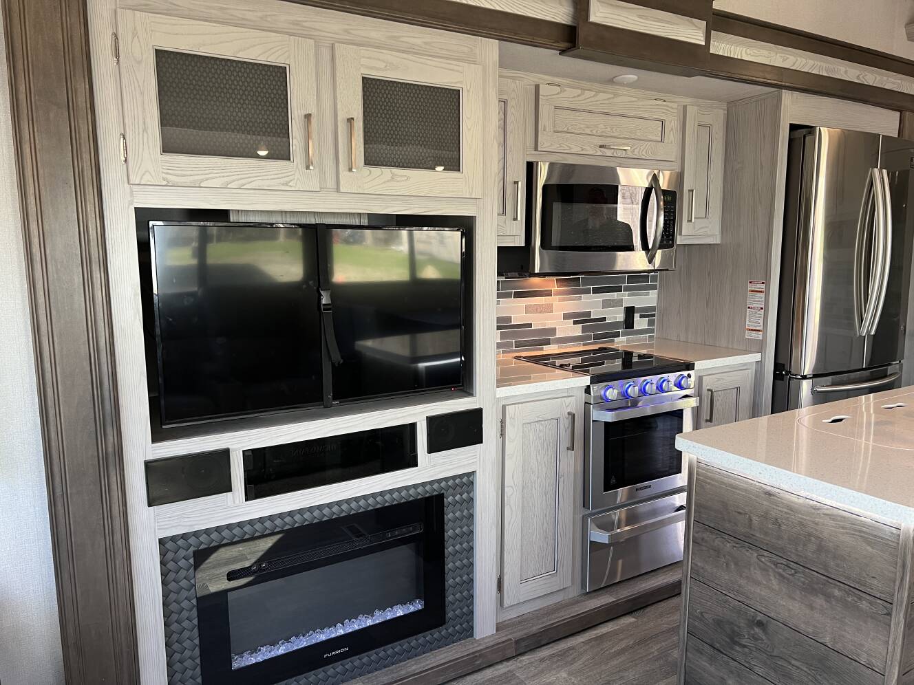 A photo of this 2020 Keystone MONTANA HIGH COUNTRY 385BR