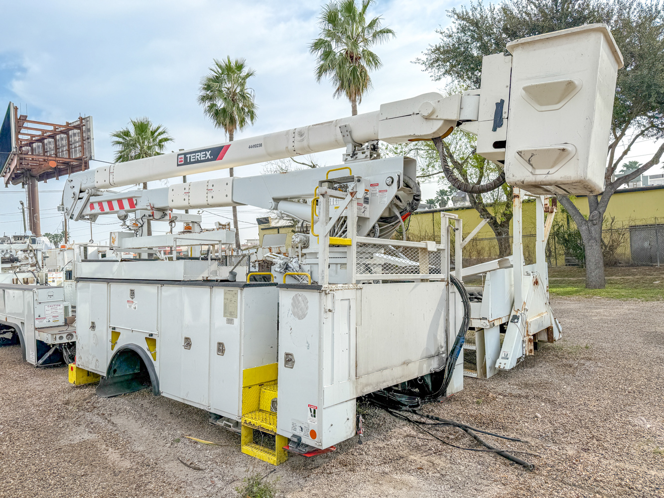 2015 HI-RANGER 5TC-55 in Mcallen, TX