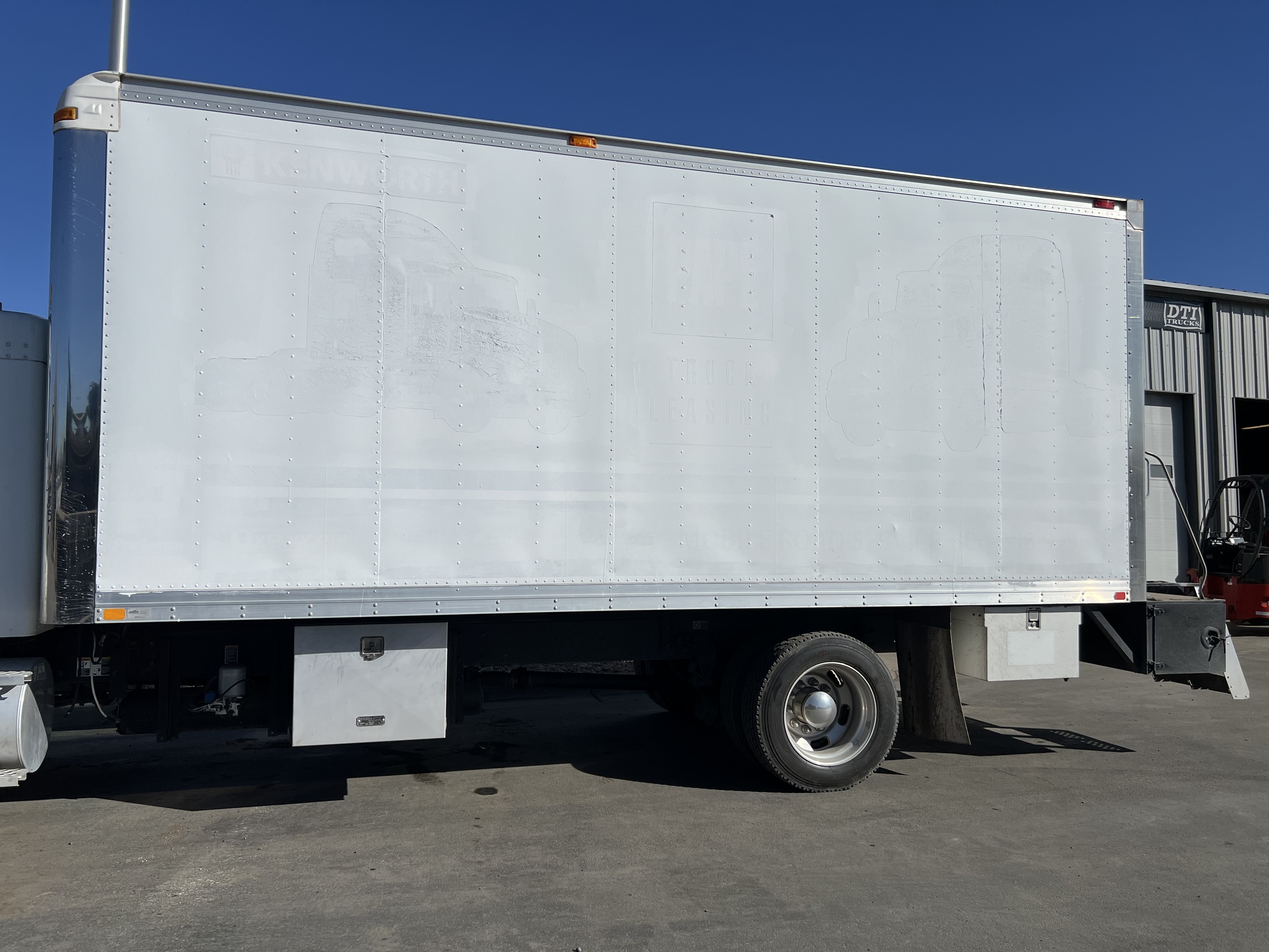 2009 SUMMIT 20'L Lube Body in Denver, CO