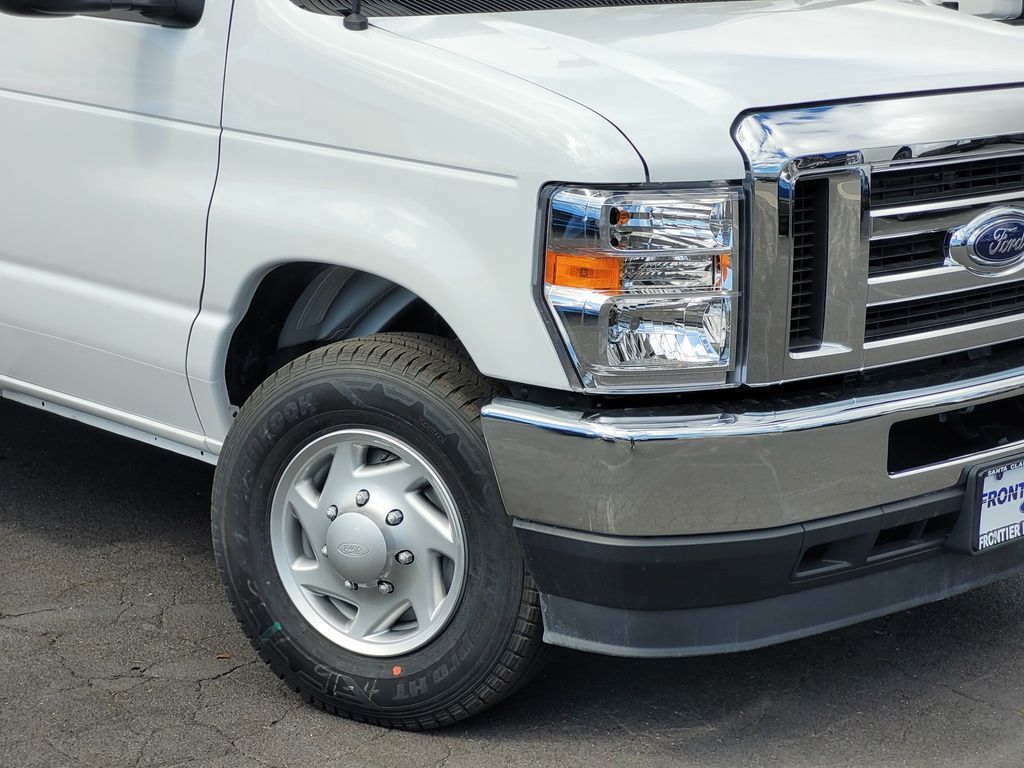 2025 Ford E-350 Base photo 3