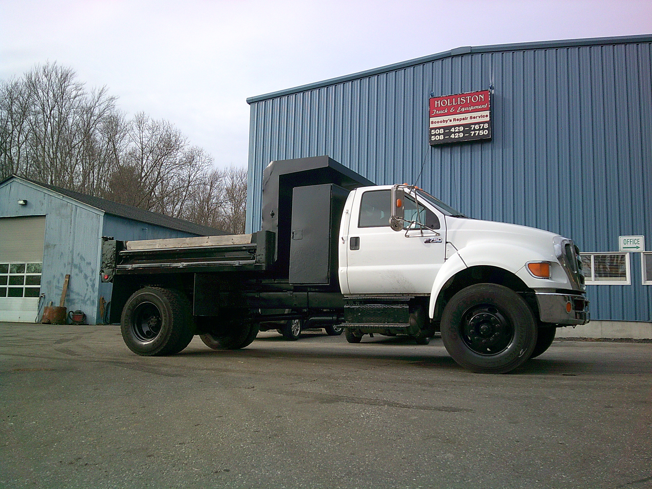 2011 FORD F650 in Holliston, MA