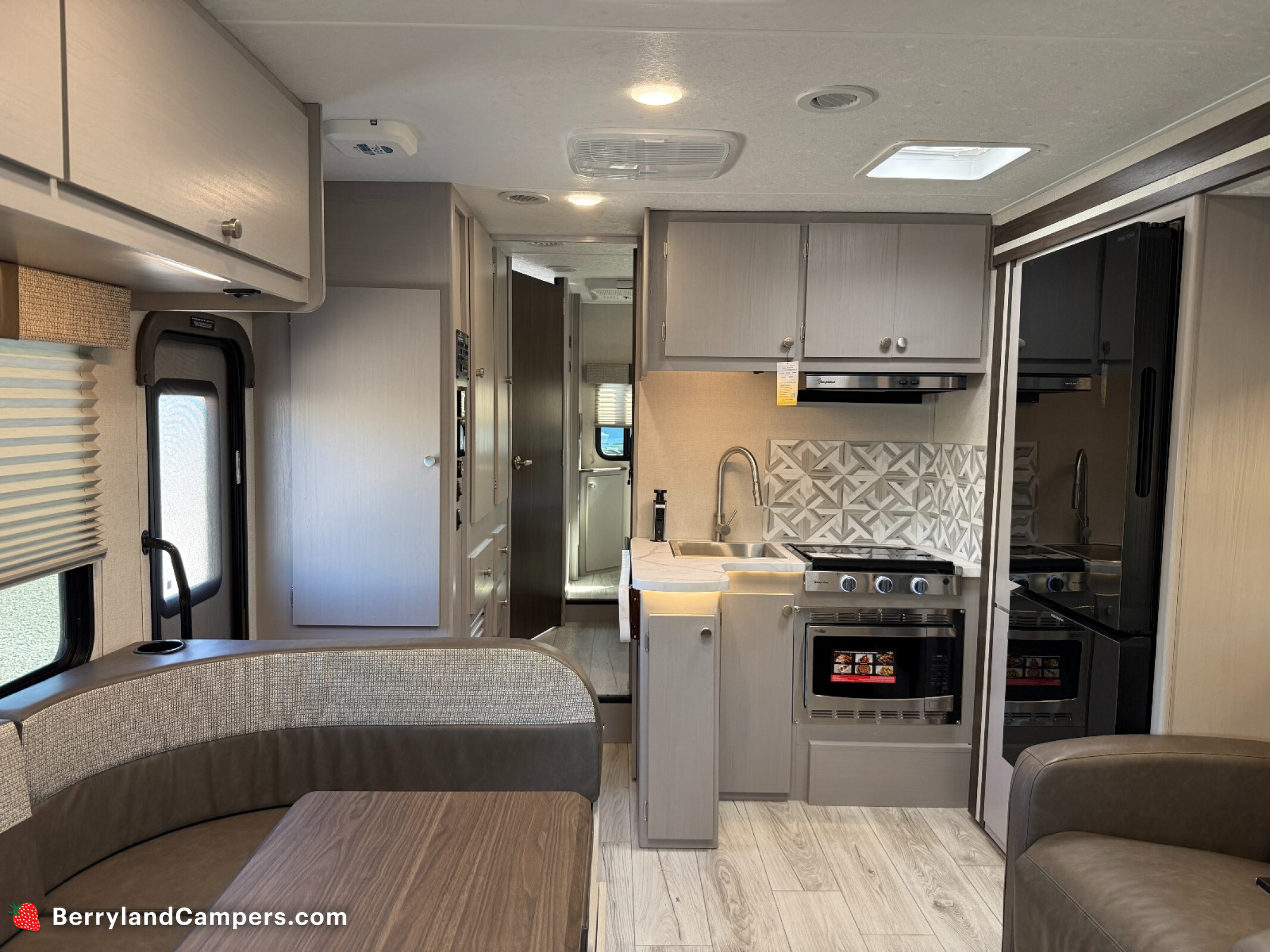 2025 Coachmen RV freelander 26ds