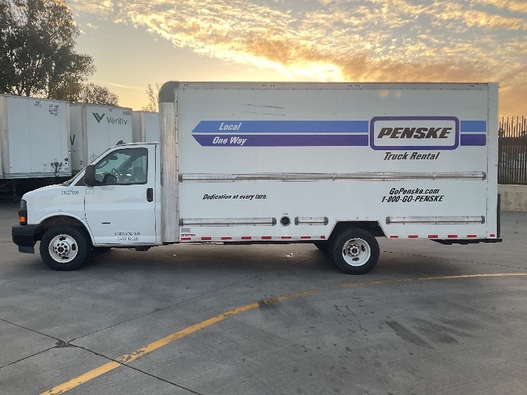 2022 Gmc Savana 3500 Cutaway photo 4