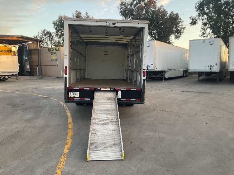 2022 Gmc Savana 3500 Cutaway photo 9