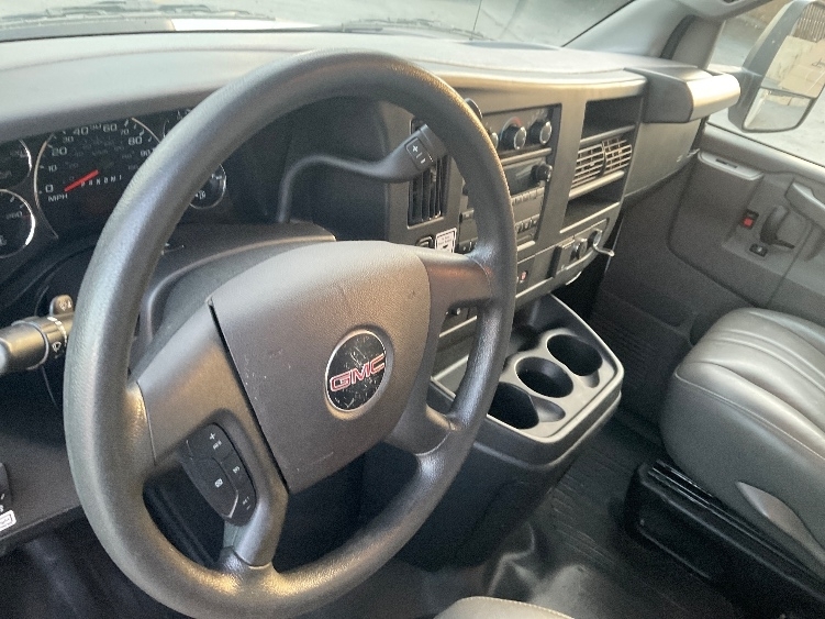 2022 Gmc Savana 3500 Cutaway photo 15