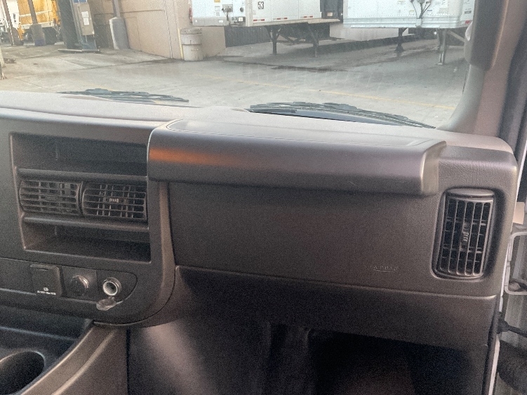 2022 Gmc Savana 3500 Cutaway photo 19