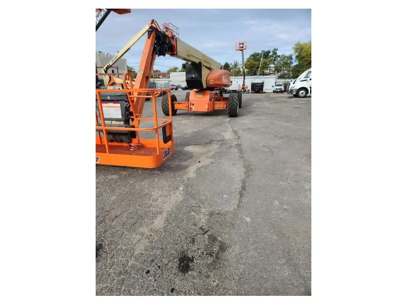 2011 JLG 1250AJP