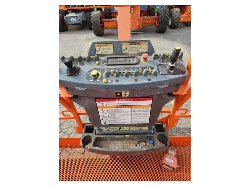 2011 JLG 1250AJP
