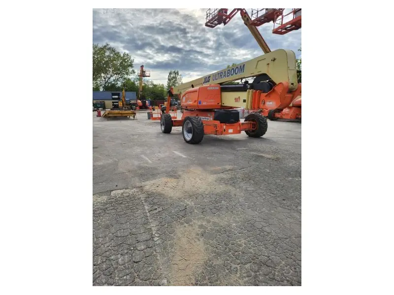 2011 JLG 1250AJP