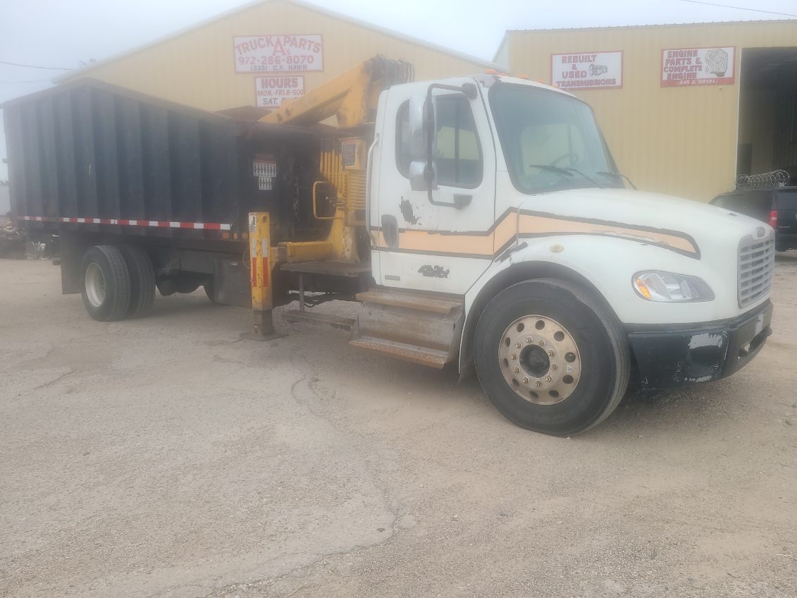 2011 FREIGHTLINER BUSINESS CLASS M2 106 in Dallas, TX
