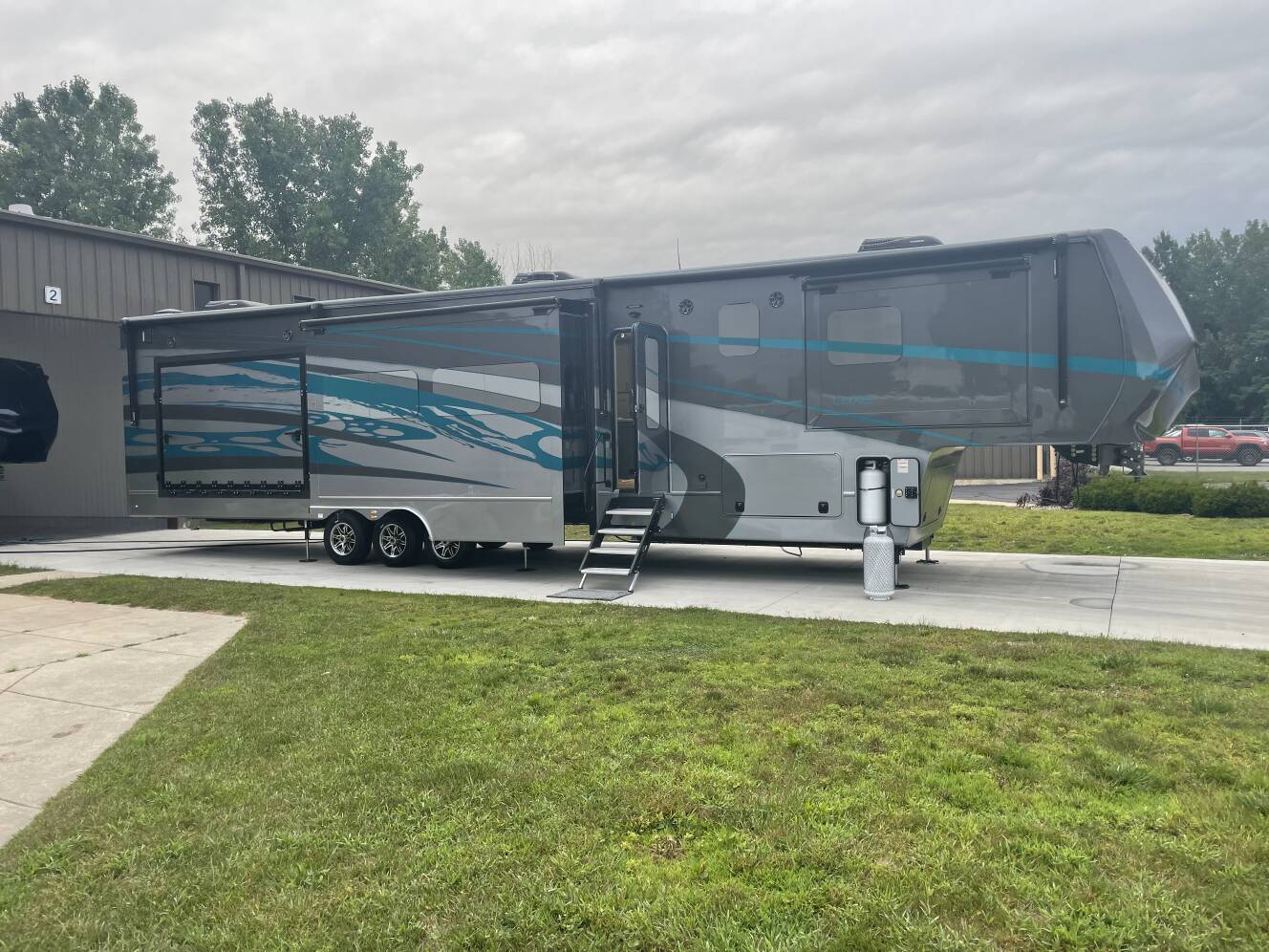 A photo of this 2023 Luxe TOY HAULER 47FB