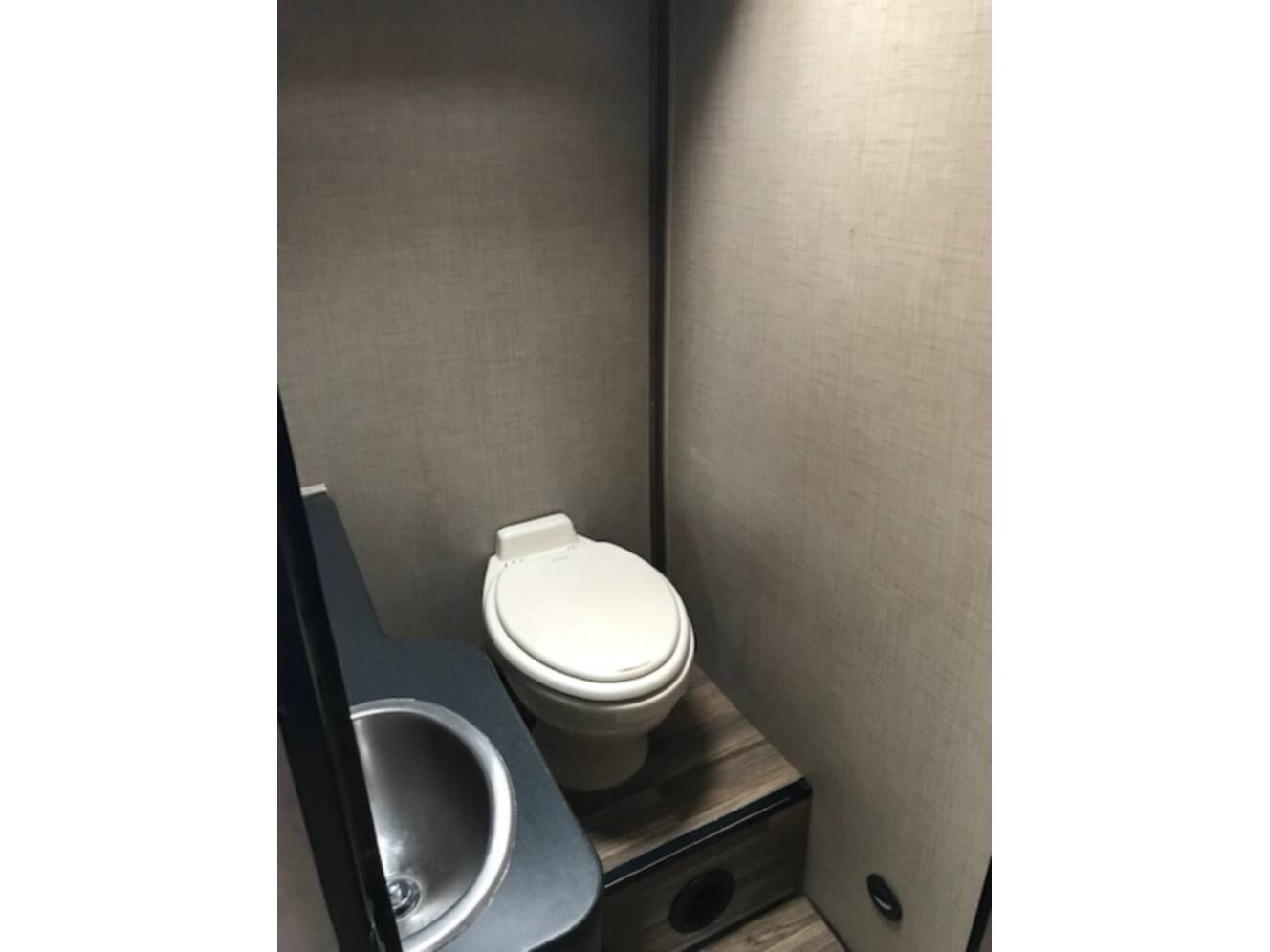 A photo of this 2020 Winnebago MINNIE WINNIE 28