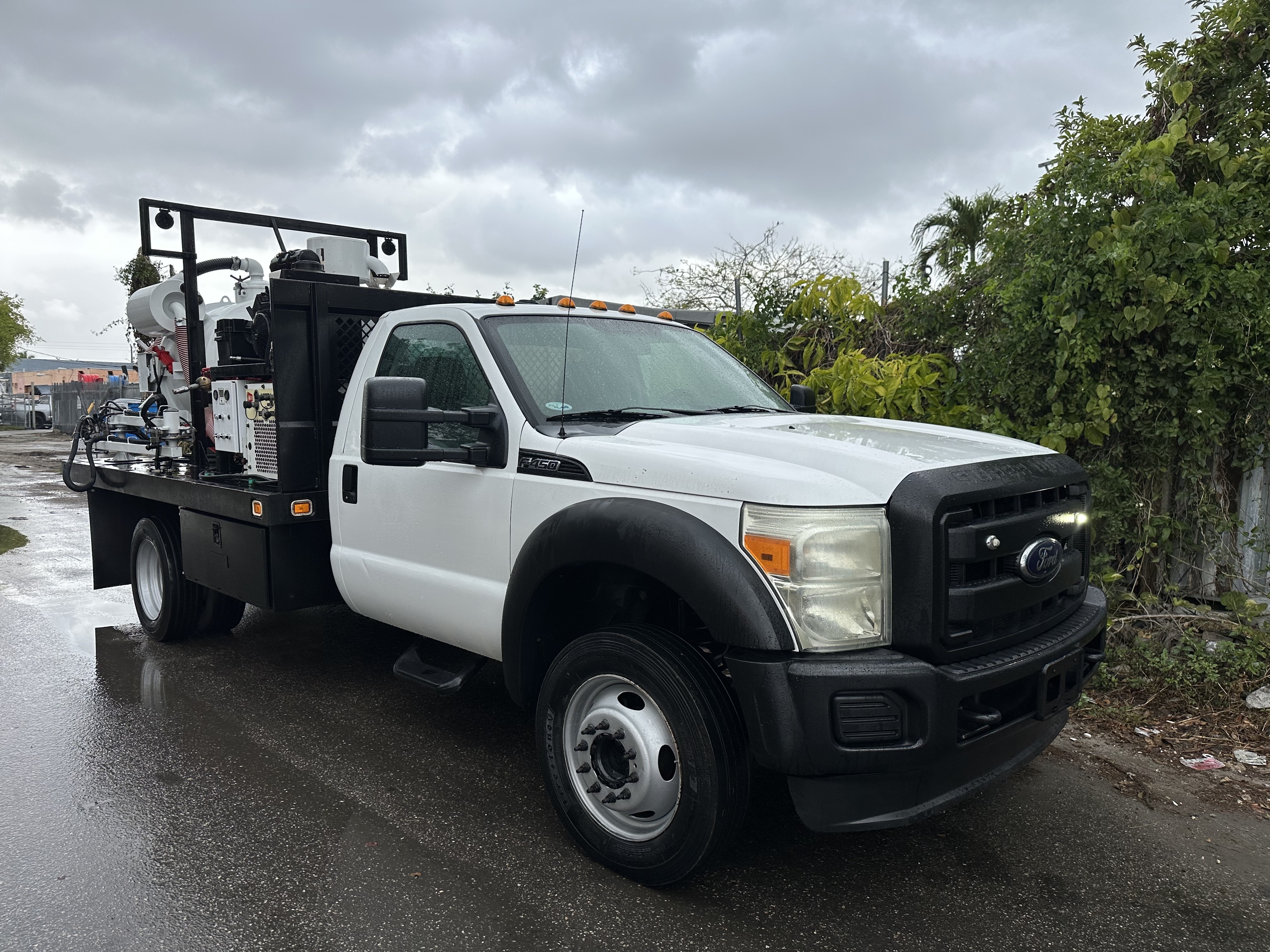 2012 FORD F450 in Miami, FL