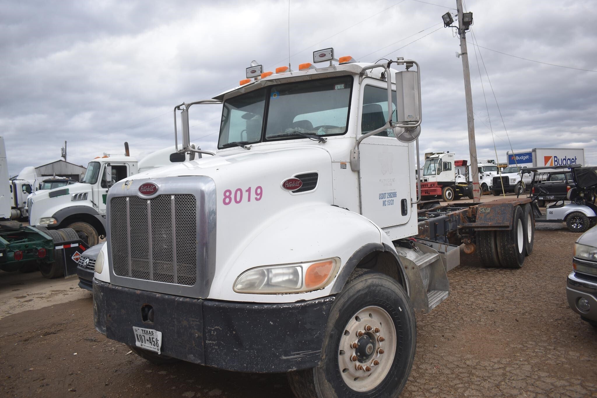 2006 PETERBILT 335 in Covington, TN