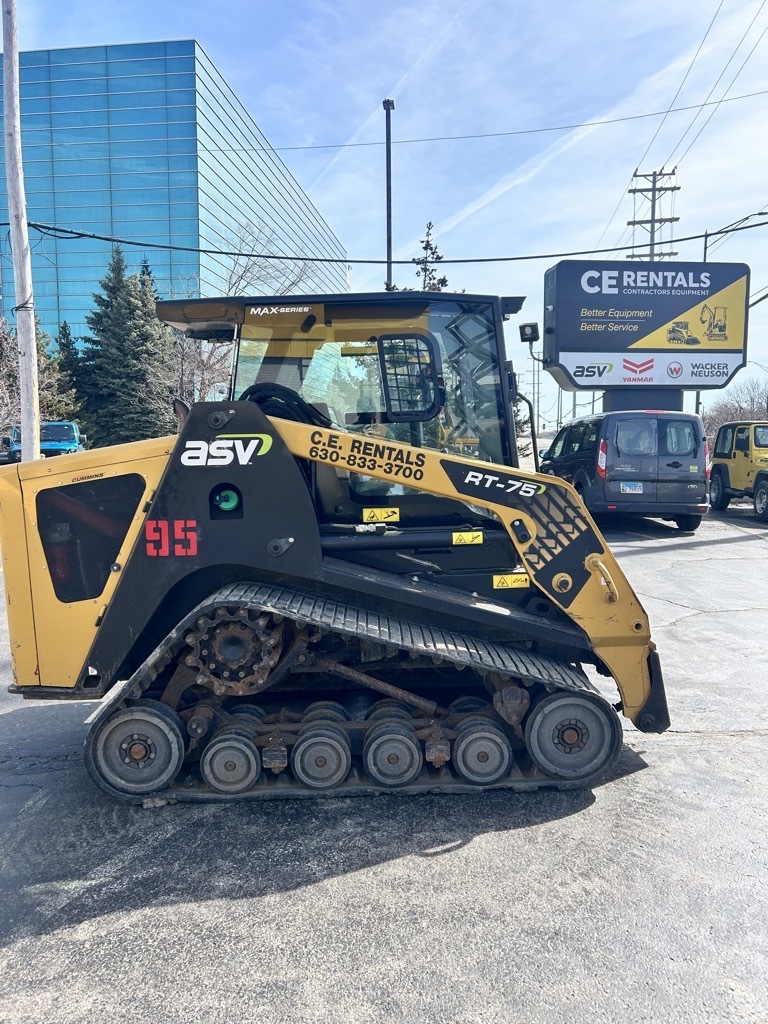 2022 ASV rt-75 in Elmhurst, IL