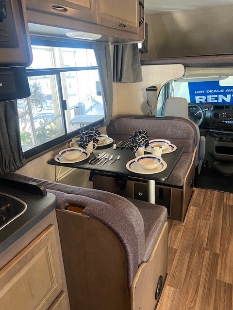2021 Winnebago 328QR in long beach CA