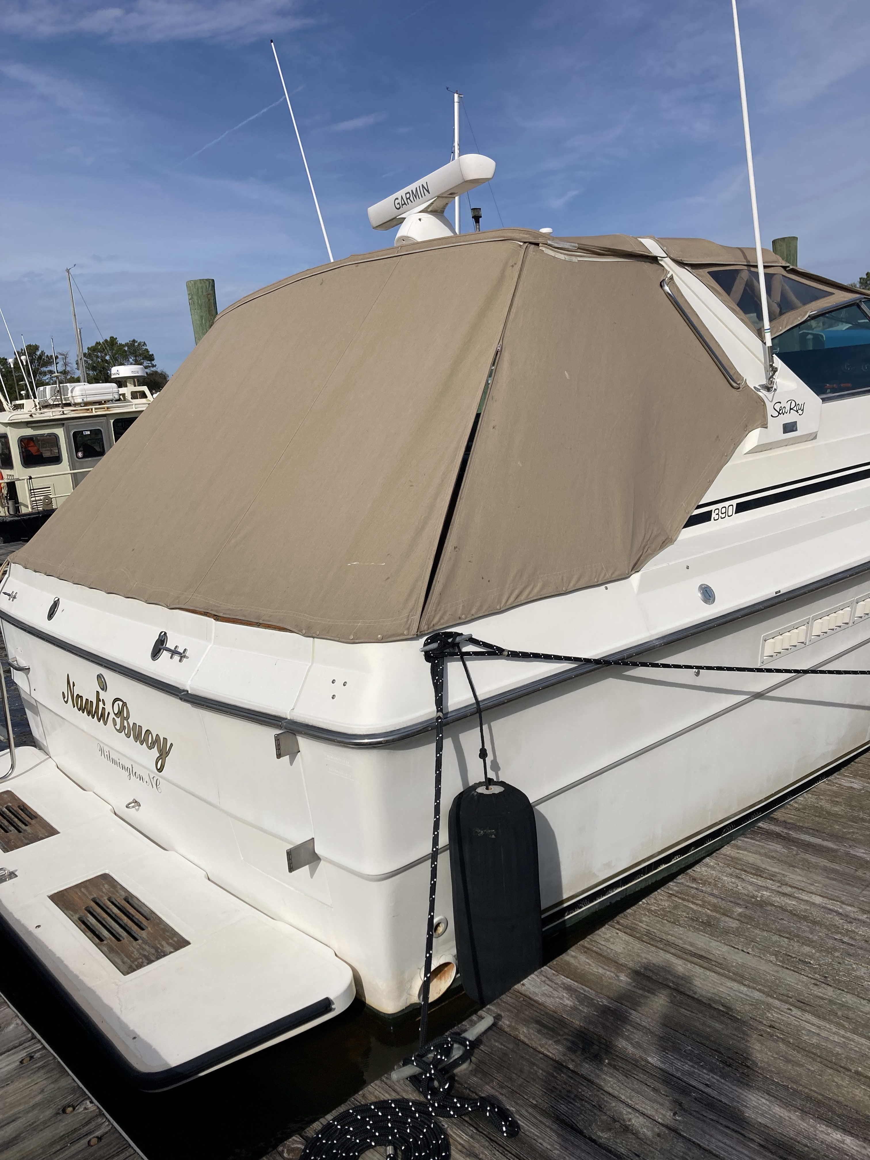 1986 Sea Ray 390 EXPRESS CRUISER in carolina beach NC
