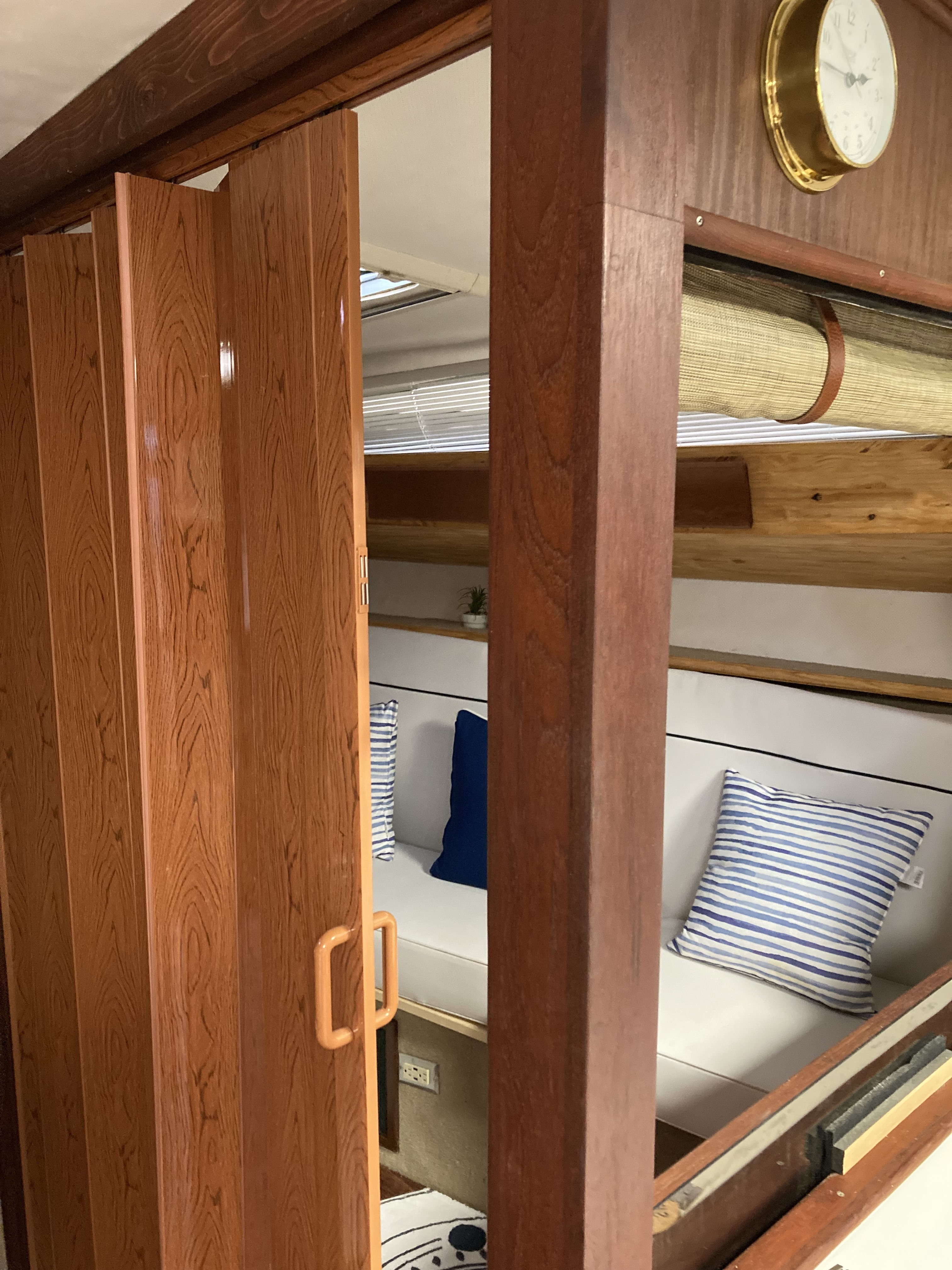 1986 Sea Ray 390 EXPRESS CRUISER in carolina beach NC