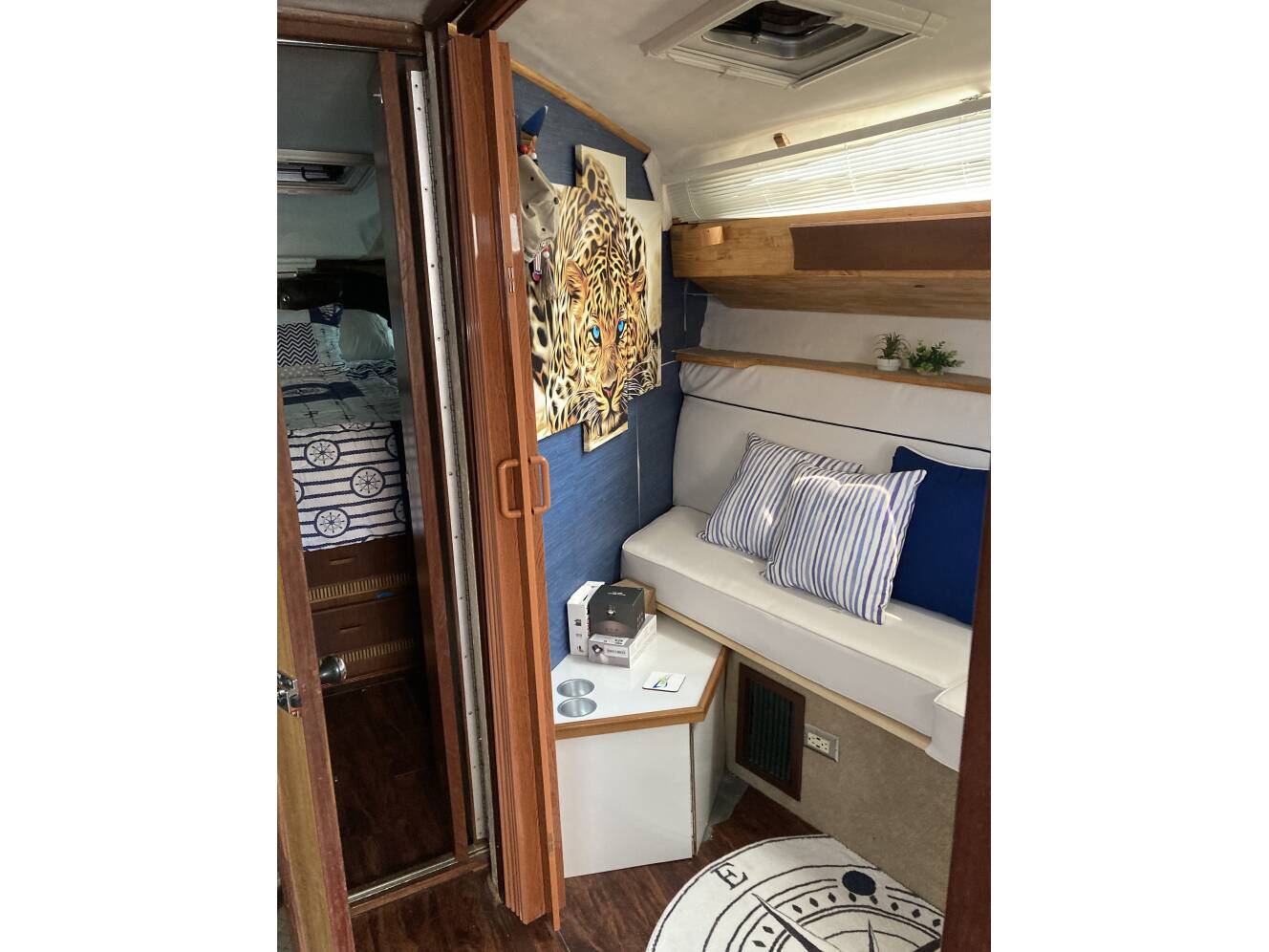 A photo of this 1986 Sea Ray 390 EXPRESS CRUISER