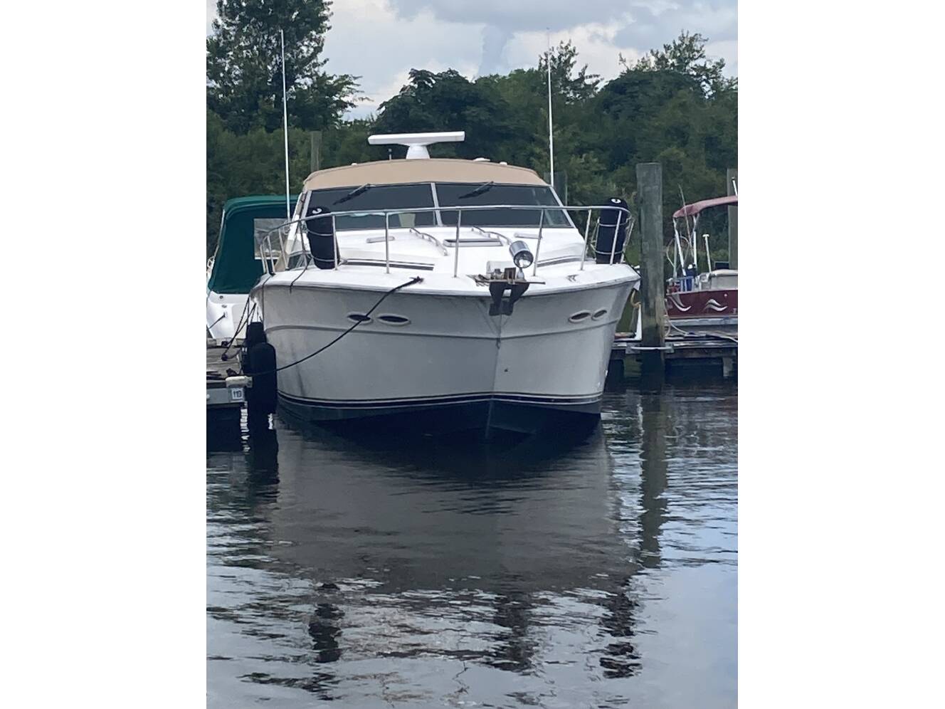 A photo of this 1986 Sea Ray 390 EXPRESS CRUISER