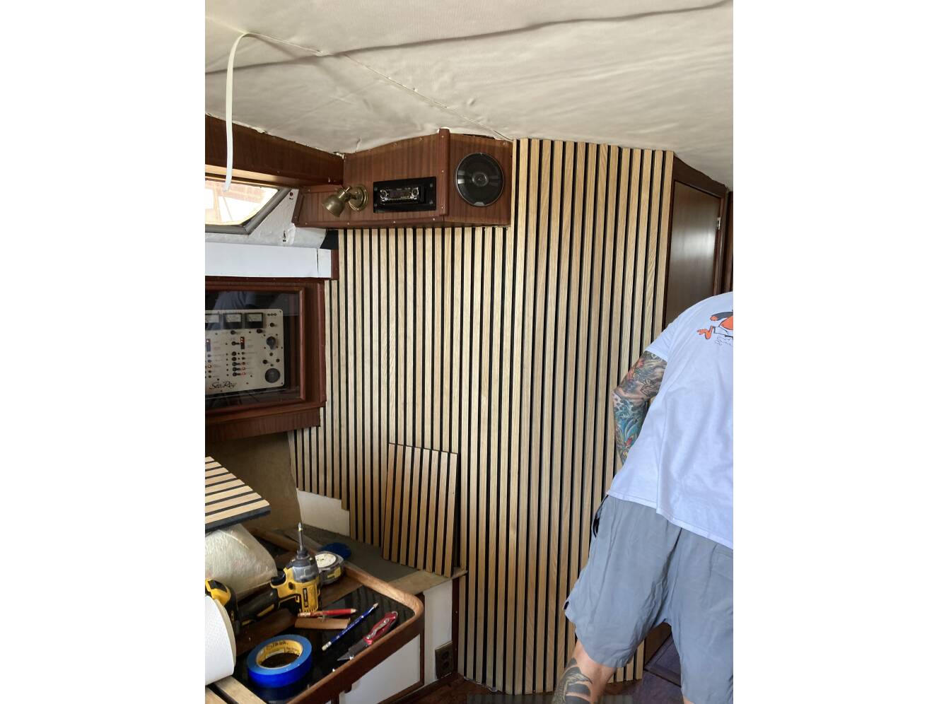 A photo of this 1986 Sea Ray 390 EXPRESS CRUISER