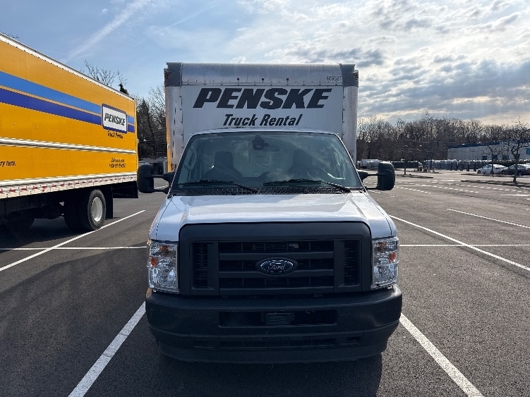 2022 Ford E-350 photo 2