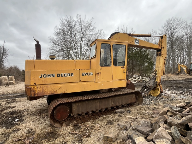 JOHN DEERE 690B