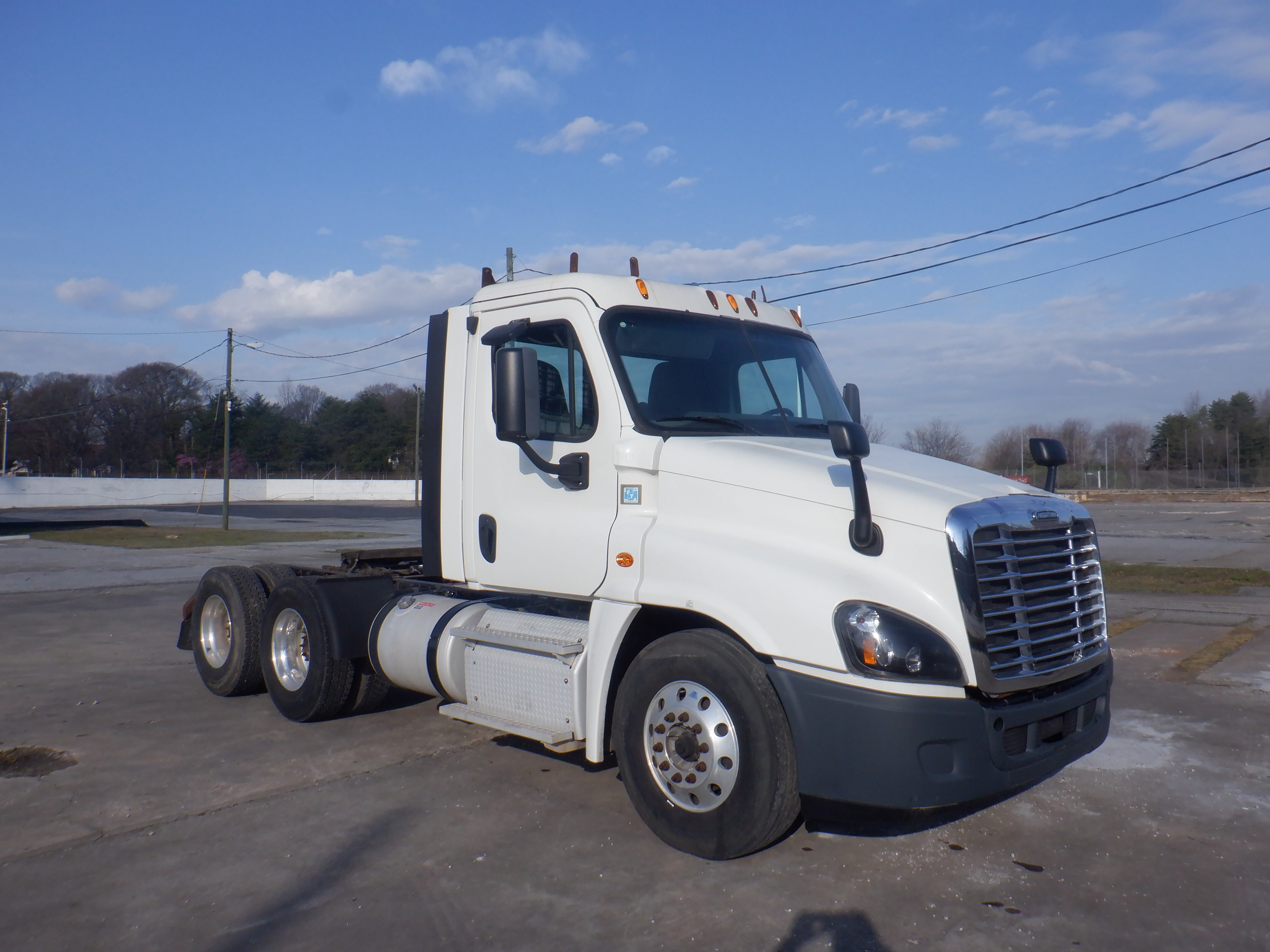 2015 FREIGHTLINER CASCADIA 125 in Atlanta, GA