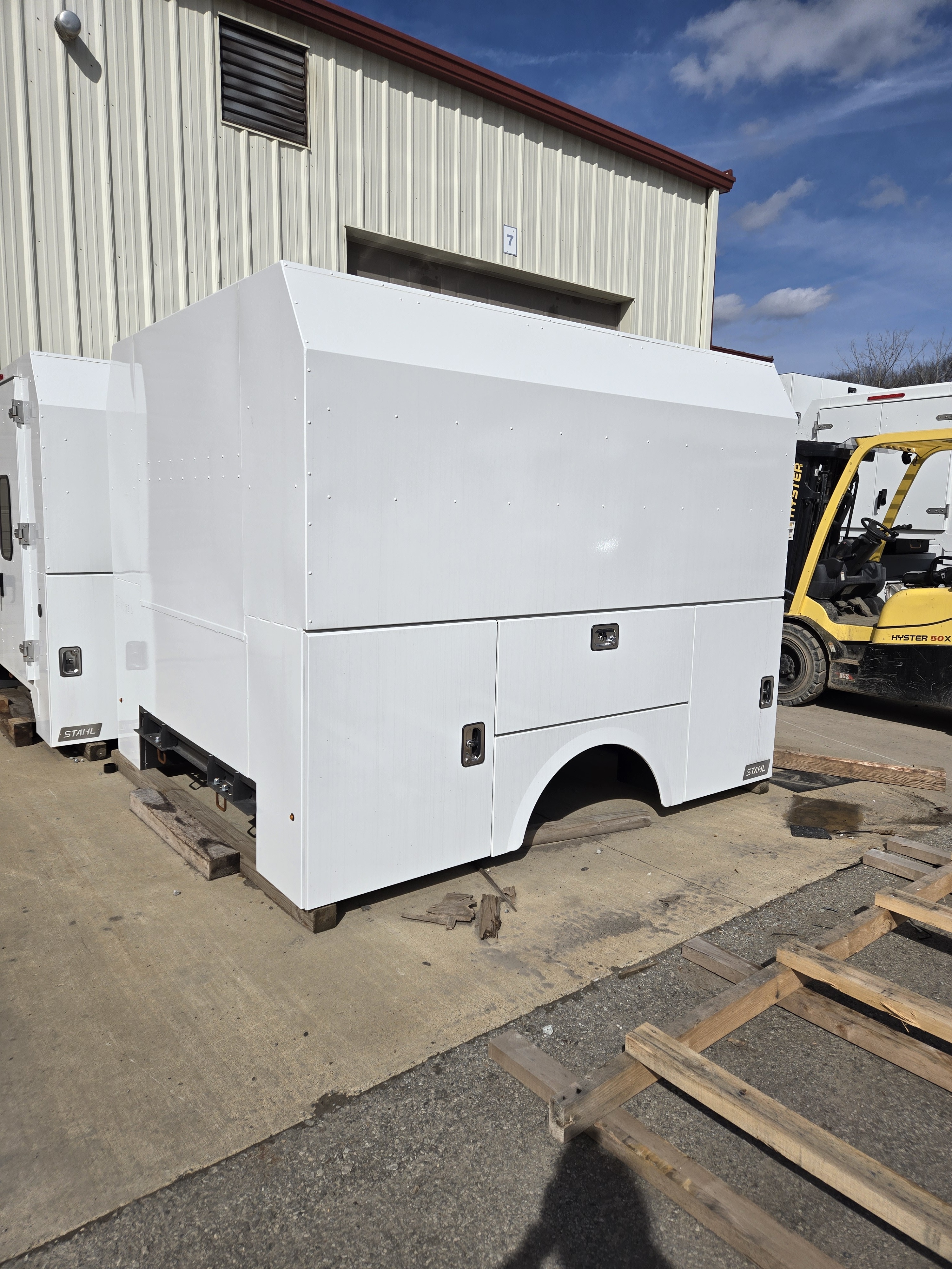 2025 STAHL ENCLOSED SERVICE BODY in Gibsonia, PA