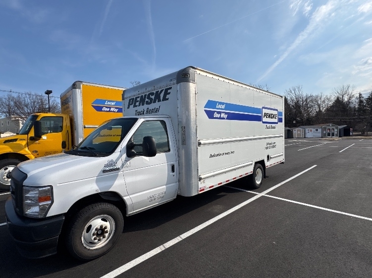 2022 Ford E-350 photo 3