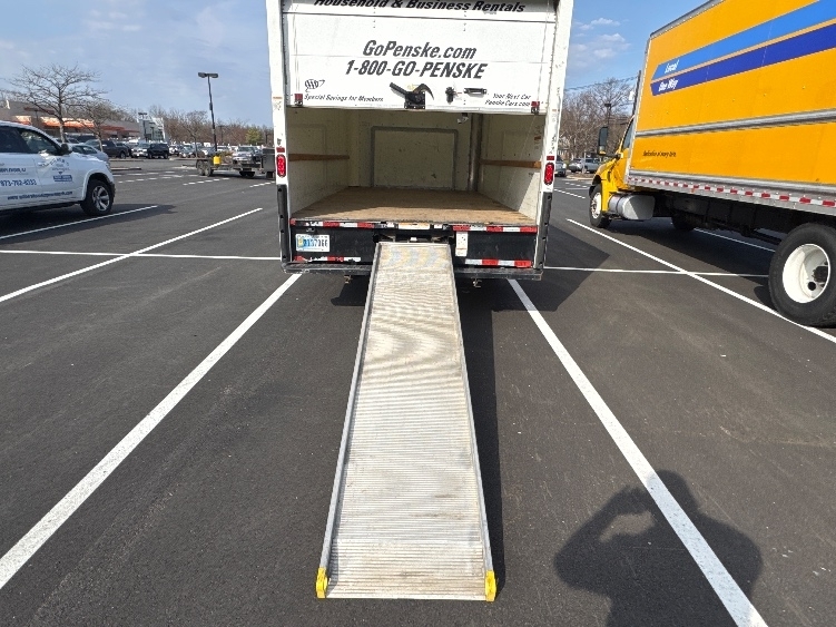 2022 Ford E-350 photo 8