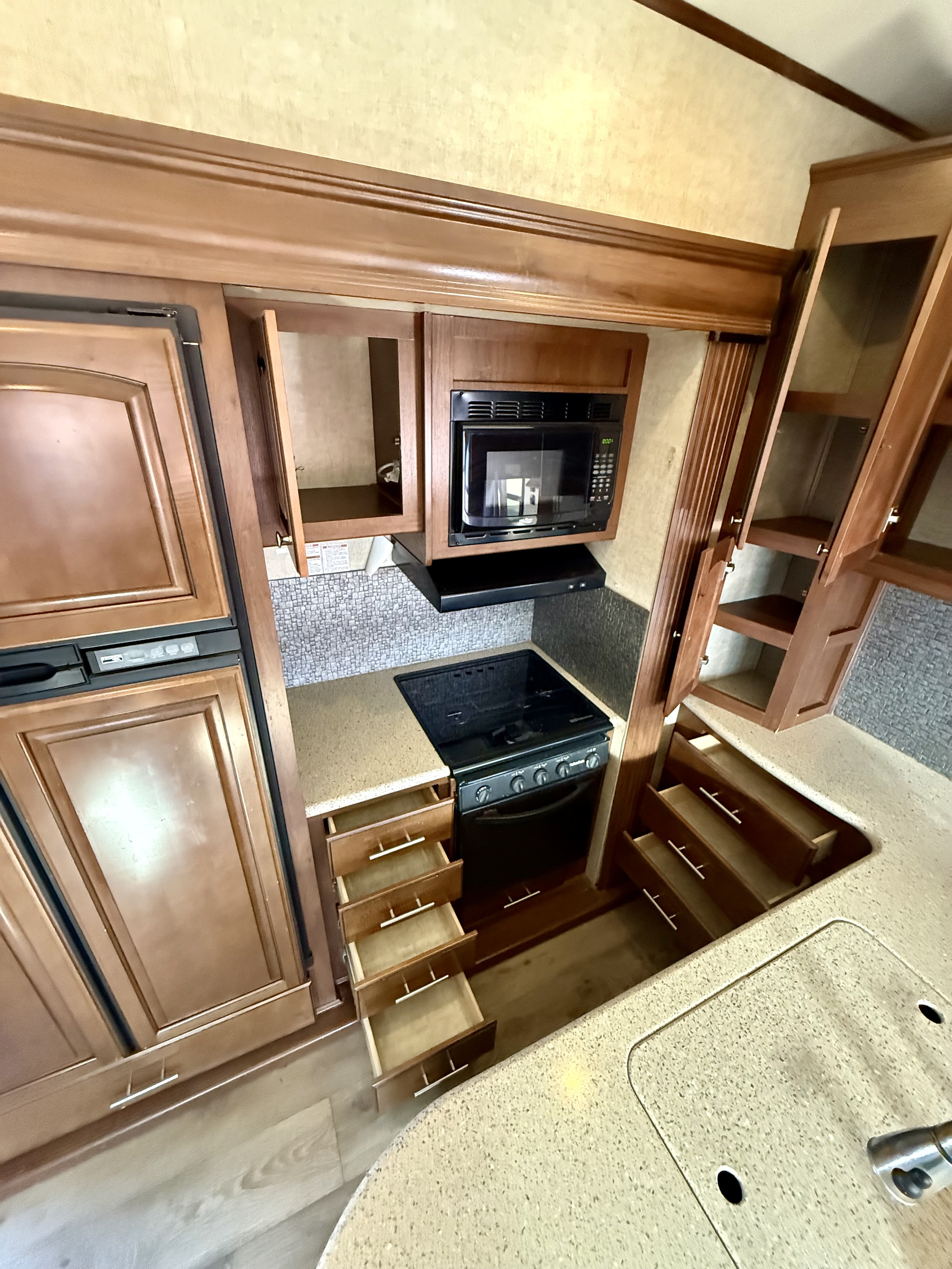 2015 Heartland ELKRIDGE 38 RSRT in paradise TX