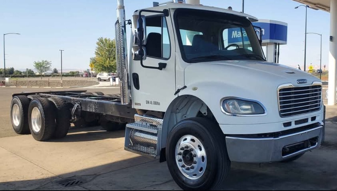 2012 FREIGHTLINER M-2 in Yakima, WA