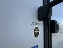 2022 FOREST RIVER SURVEYOR LEGEND 252RBLE