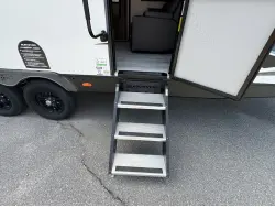 2022 FOREST RIVER SURVEYOR LEGEND 252RBLE